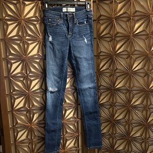 Abercrombie Skinny Distressed Dark Blue Women’s Jeans 00 w24